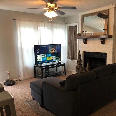 Cozy cottage feel, 5 mins from Ft. Bragg Fayetteville Esterno foto