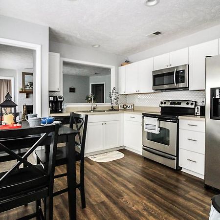 Cozy cottage feel, 5 mins from Ft. Bragg Fayetteville Esterno foto