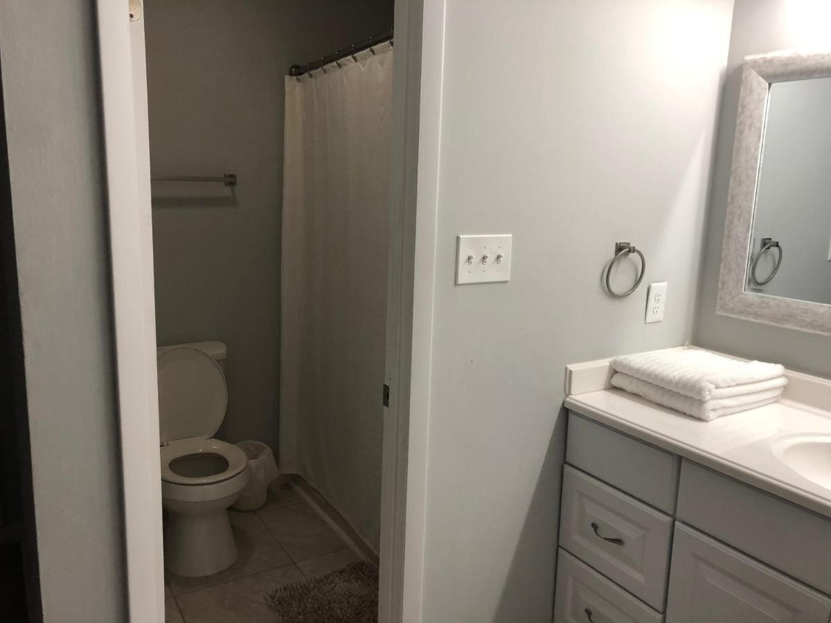 Cozy cottage feel, 5 mins from Ft. Bragg Fayetteville Esterno foto