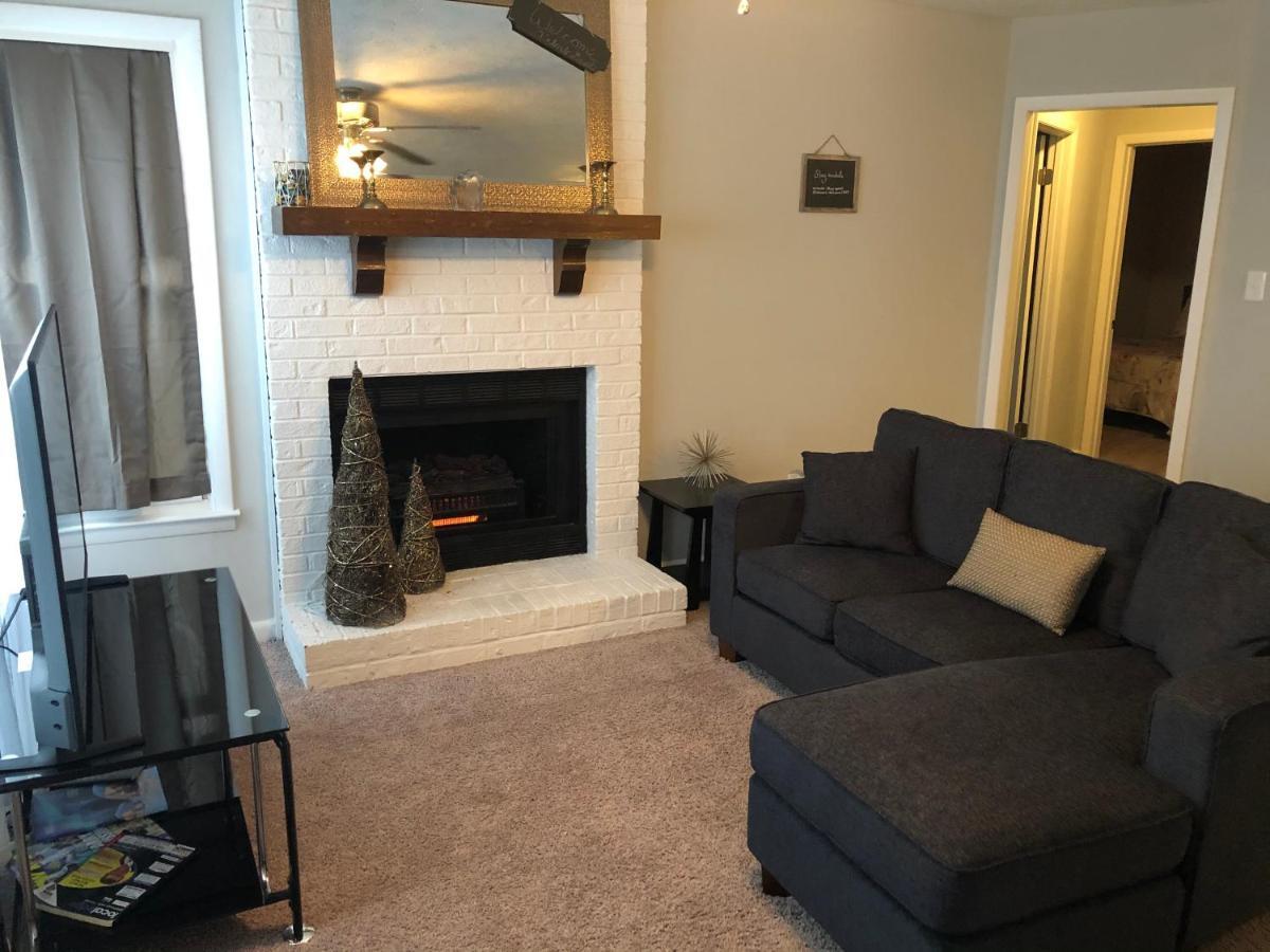 Cozy cottage feel, 5 mins from Ft. Bragg Fayetteville Esterno foto