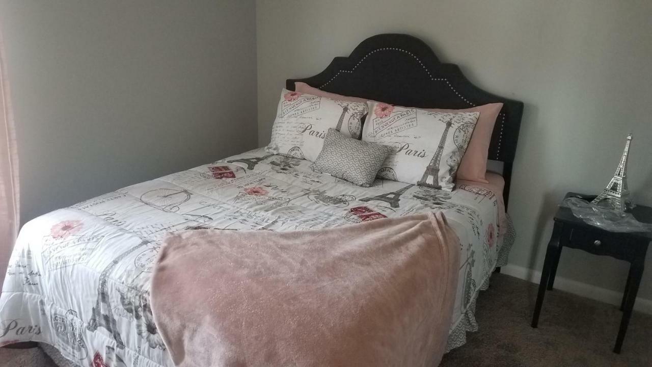 Cozy cottage feel, 5 mins from Ft. Bragg Fayetteville Esterno foto